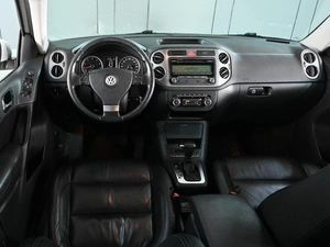 Внедорожник Volkswagen Tiguan 2010 года, 1399000 рублей, Аксай
