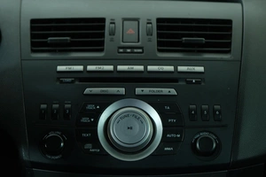 Седан Mazda 3 2011 года, 889000 рублей, Омск