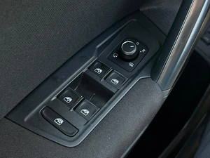 Внедорожник Volkswagen Tiguan 2018 года, 2599000 рублей, Ижевск