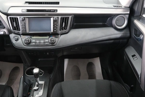 Внедорожник Toyota RAV4 2018 года, 2599000 рублей, Омск