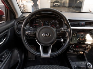 Седан Kia Rio 2018 года, 1089000 рублей, Саратов
