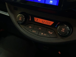 Хетчбэк Toyota Vitz 2017 года, 1197000 рублей, Красноярск