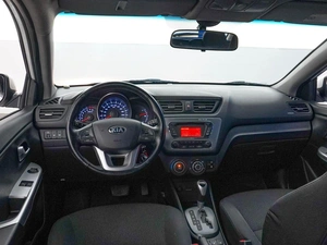 Хетчбэк Kia Rio 2014 года, 999999 рублей, Москва