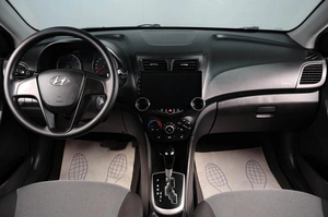 Седан Hyundai Solaris 2013 года, 899000 рублей, Тюмень