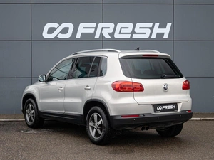 Внедорожник Volkswagen Tiguan 2012 года, 1310000 рублей, Краснодар