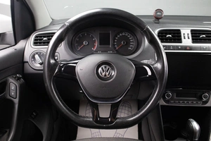 Седан Volkswagen Polo 2017 года, 1329000 рублей, Оренбург