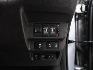 Минивэн Honda Freed 2019 года, 1450000 рублей, Красноярск