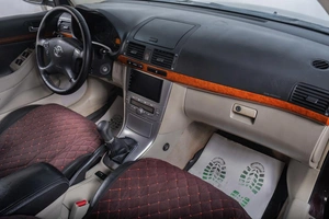 Седан Toyota Avensis 2006 года, 839000 рублей, Томск