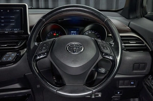 Внедорожник Toyota C-HR 2017 года, 2277000 рублей, Красноярск