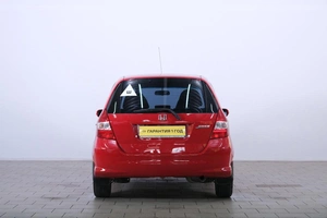 Хетчбэк Honda Jazz 2006 года, 679000 рублей, Омск