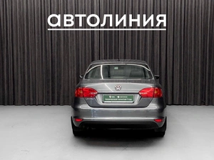Седан Volkswagen Jetta 2012 года, 949000 рублей, Красноярск