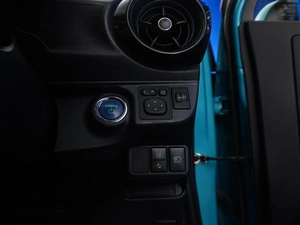 Хетчбэк Toyota Aqua 2018 года, 1278055 рублей, Москва