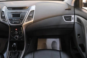 Седан Hyundai Elantra 2015 года, 1349000 рублей, Омск