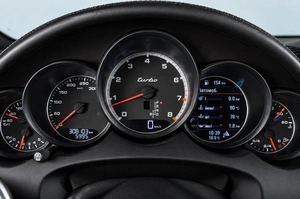 Внедорожник Porsche Cayenne Turbo 2016 года, 3899000 рублей, Челябинск
