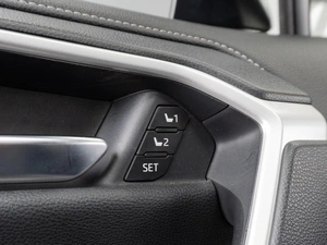 Внедорожник Toyota RAV4 2023 года, 4240000 рублей, Тюмень