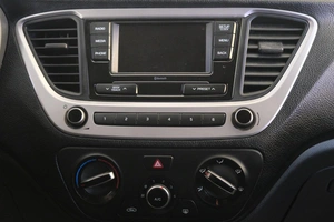 Седан Hyundai Solaris 2017 года, 1079000 рублей, Омск