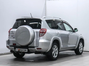 Внедорожник Toyota RAV4 2011 года, 1750000 рублей, Красноярск
