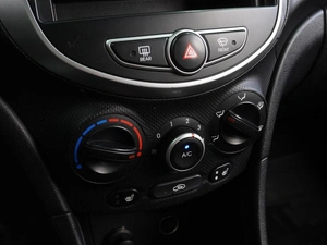 Седан Hyundai Solaris 2014 года, 975000 рублей, Воронеж