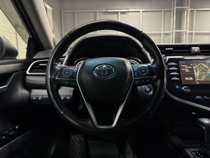 Седан Toyota Camry 2019 года, 2697000 рублей, Красноярск