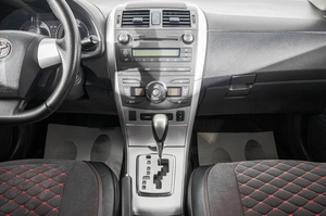 Седан Toyota Corolla 2011 года, 1249000 рублей, Барнаул
