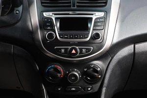 Седан Hyundai Solaris 2014 года, 869000 рублей, Новосибирск