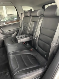 Внедорожник Volkswagen Touareg 2011 года, 1997000 рублей, Солонцы