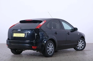 Хетчбэк Ford Focus 2006 года, 549000 рублей, Омск