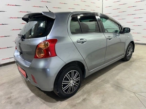 Хетчбэк Toyota Vitz 2006 года, 499000 рублей, Красноярск
