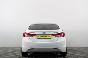 Седан Hyundai Avante 2011 года, 1079000 рублей, Сургут