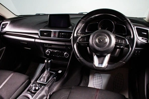 Седан Mazda Axela 2018 года, 1399000 рублей, Сургут