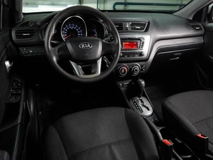 Хетчбэк Kia Rio 2012 года, 799000 рублей, Воронеж