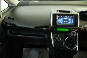 Минивэн Toyota Wish 2012 года, 1289000 рублей, Омск