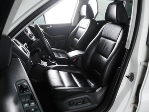 Внедорожник Volkswagen Tiguan 2010 года, 867000 рублей, Воронеж