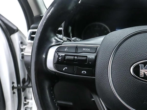 Седан Kia K5 2020 года, 2500000 рублей, Красноярск