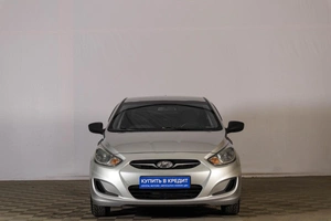 Седан Hyundai Solaris 2013 года, 989000 рублей, Тюмень