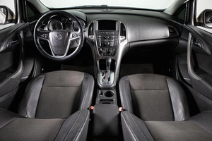 Хетчбэк Opel Astra 2012 года, 749000 рублей, Сургут