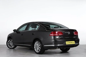 Седан Volkswagen Passat 2011 года, 1099000 рублей, Новосибирск