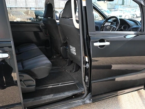 Минивэн Toyota Voxy 2016 года, 1999000 рублей, Кирилловка