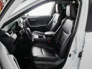 Внедорожник Toyota RAV4 2021 года, 3399000 рублей, Тюмень