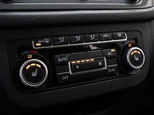 Внедорожник Volkswagen Tiguan 2011 года, 1280000 рублей, Краснодар