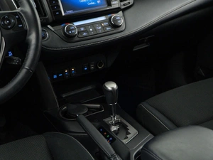 Внедорожник Toyota RAV4 2018 года, 2559050 рублей, Москва