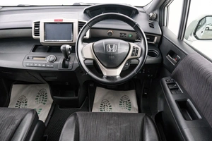 Минивэн Honda Freed 2012 года, 989000 рублей, Красноярск