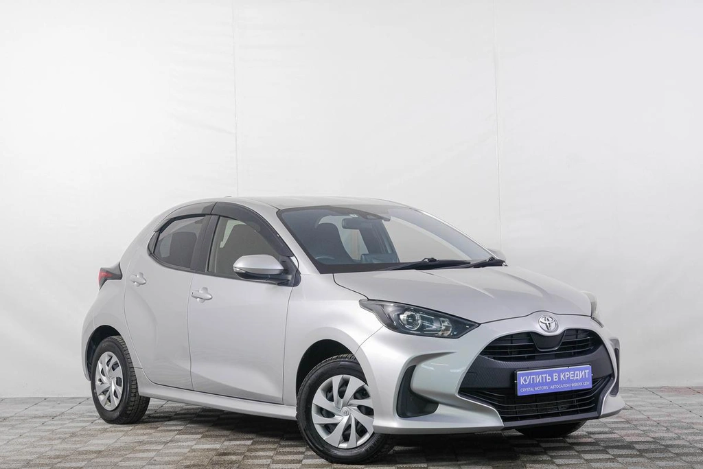 Хетчбэк Toyota Yaris 2021 года, 1439000 рублей, Кемерово