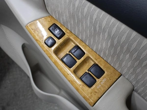 Хетчбэк Toyota Corolla 2004 года, 610000 рублей, Омск