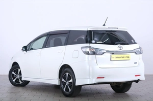 Минивэн Toyota Wish 2017 года, 1889000 рублей, Омск