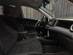 Внедорожник Toyota RAV4 2015 года, 2270000 рублей, Красноярск