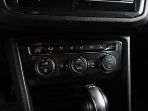 Внедорожник Volkswagen Tiguan 2018 года, 2089000 рублей, Воронеж