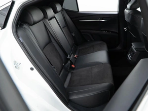 Седан Toyota Camry 2024 года, 3798999 рублей, Москва