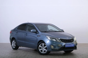 Седан Kia Rio 2013 года, 599000 рублей, Омск