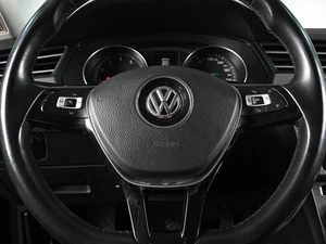 Седан Volkswagen Passat 2016 года, 1719000 рублей, Аксай